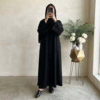 Abaya Kayali Brodée - coloris noir vue de face